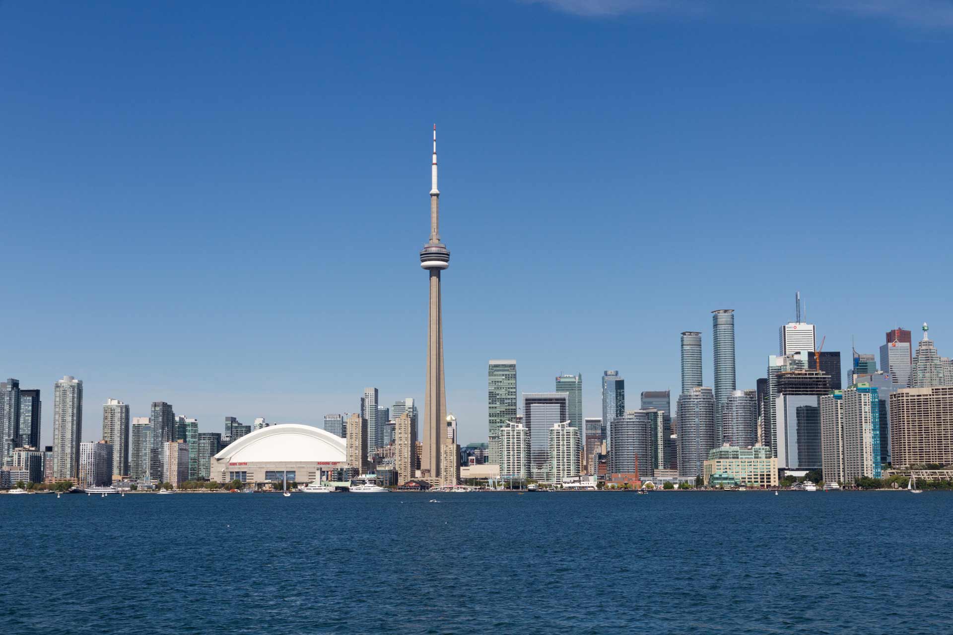 Leste Canadense com Baleias